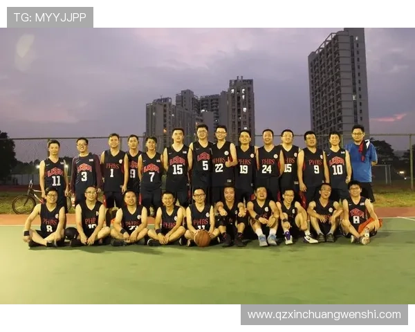 重庆篮球队在邀请赛中的灵活性表现分析与战术探讨